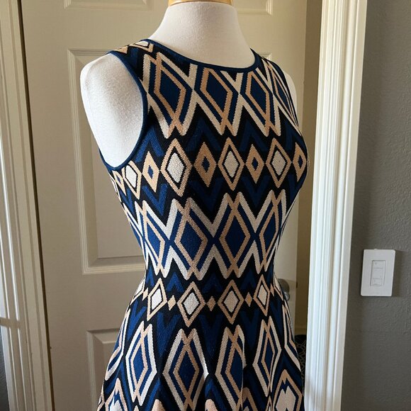 ISSA LONDON Fit & Flare Knit Dress S - Picture 6 of 7